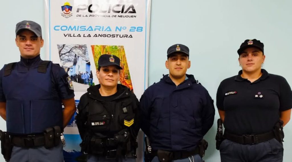 Policías asistieron a una bebe con maniobras de Heimlich