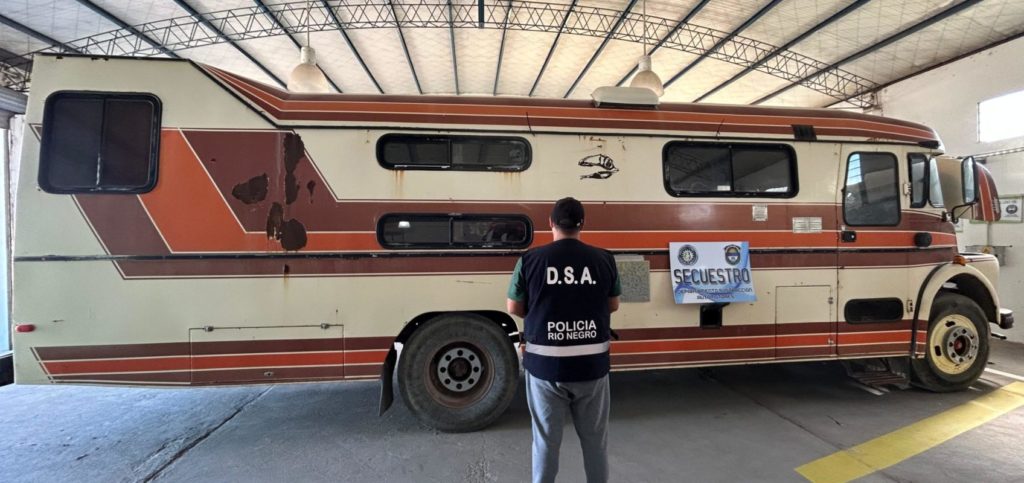 Secuestraron un colectivo en la Planta de Verificación de Viedma