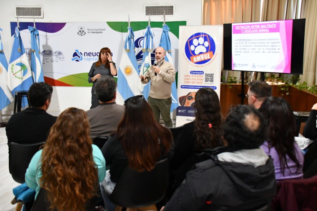Dictan capacitación en Derecho Animal y en el uso de la App AMVOZ
