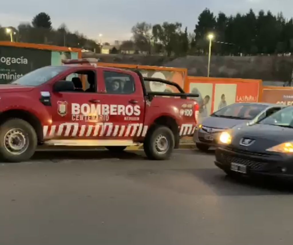 Susto con suerte: Perdió el control de su auto y cayó a un zanjón junto con su hija