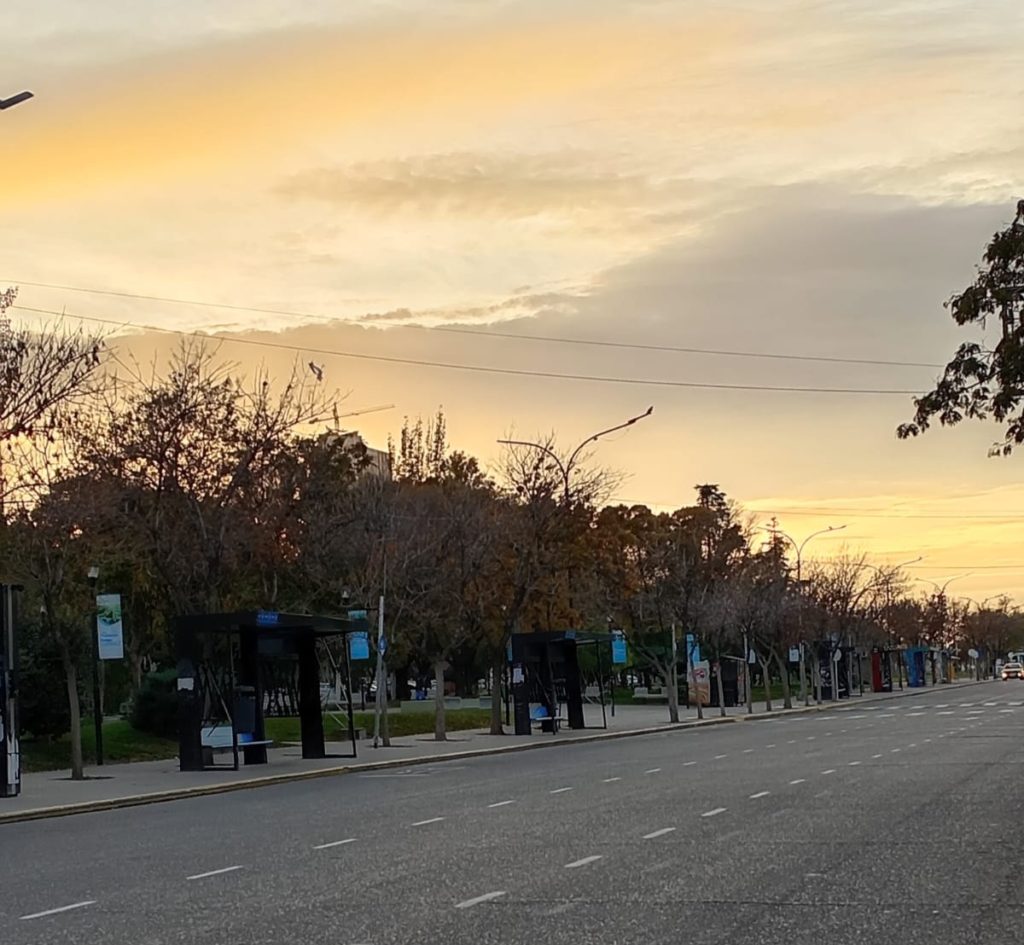 Paro nacional: Un día de desolación en las paradas de colectivos en la ciudad