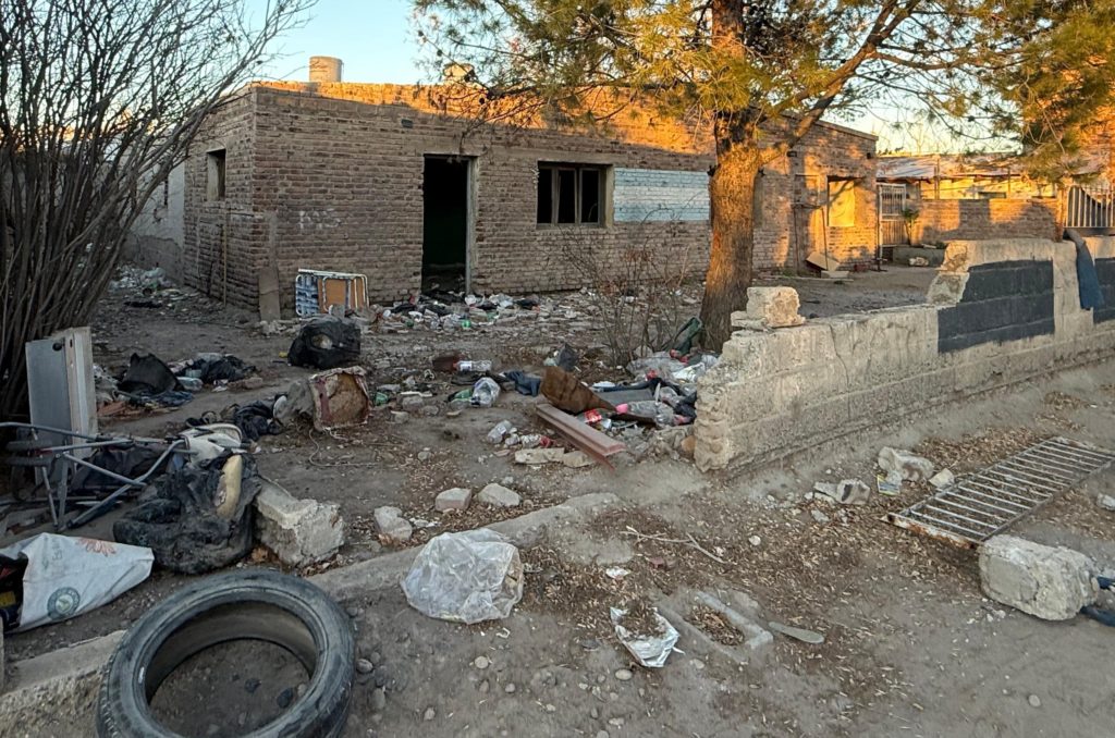 No paran las demoliciones de aguantaderos en Cipolletti