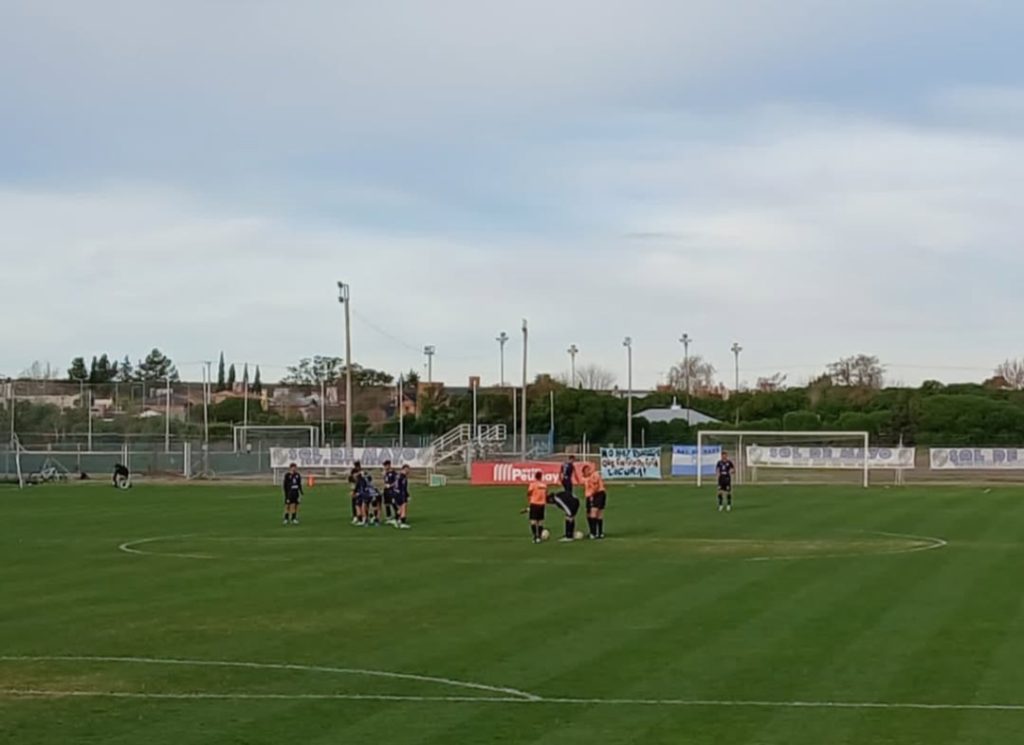 Deportivo Rincón y Sol de Mayo de Viedma no se sacaron ventaja
