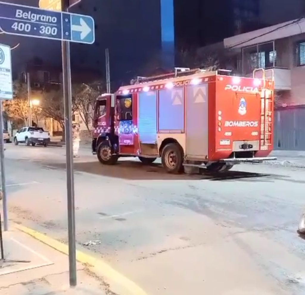 Bomberos acudieron a un principio de incendio en el centro de la ciudad