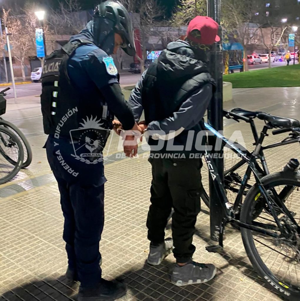 Hombre con dos pedidos de captura fue detenido en el centro de la ciudad