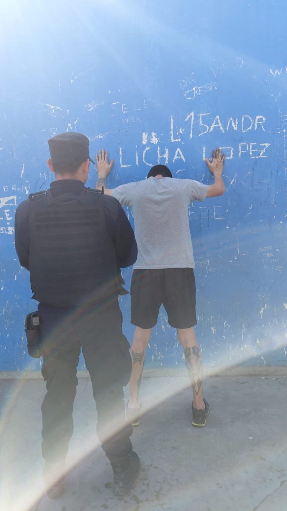 Con una prohibición de acercamiento fue al trabajo de su ex pareja para agredirla y terminó preso