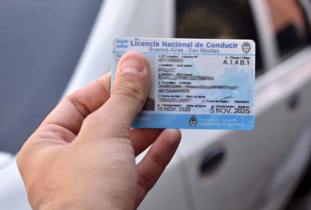 Es incierto cuando se resolverá la falta de insumos para licencias de conducir