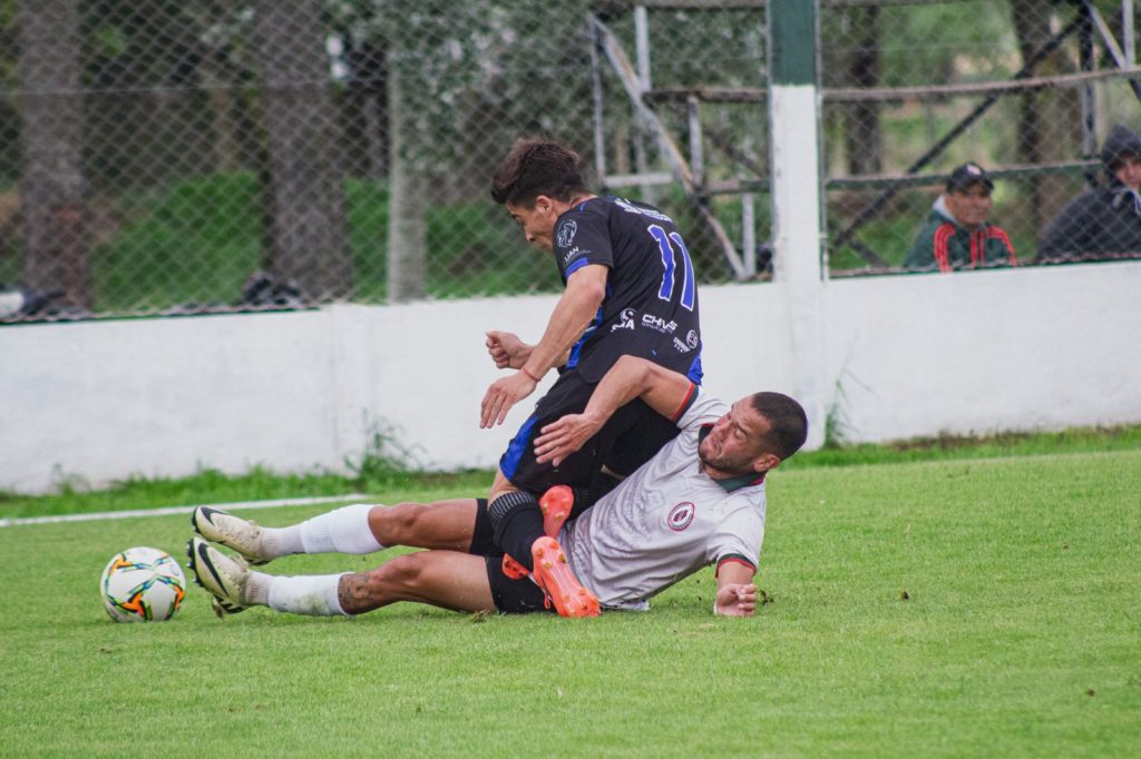 Sportivo Las Parejas venció a Deportivo Rincon
