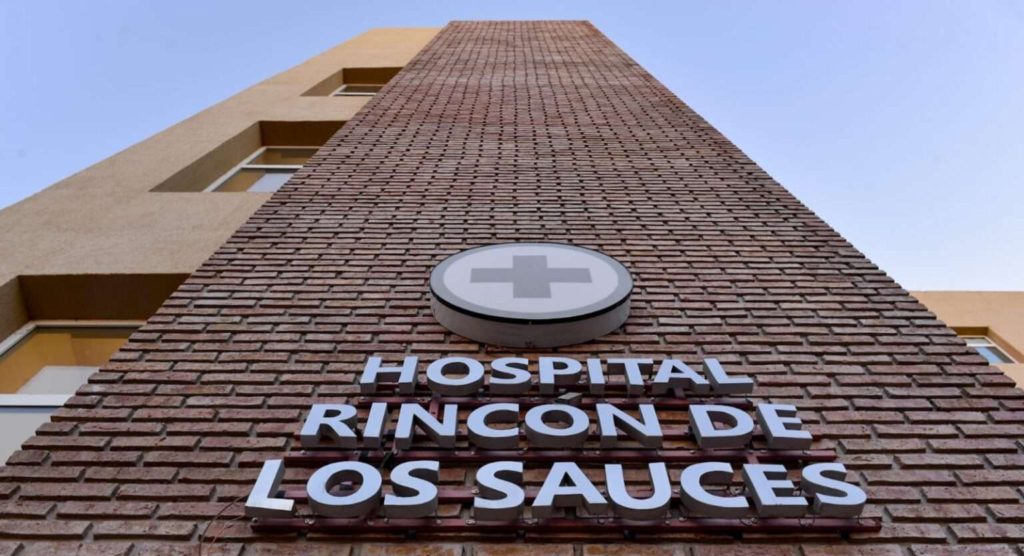 Intentó robar en el hospital de Rincón de los Sauces y terminó generando importantes daños materiales