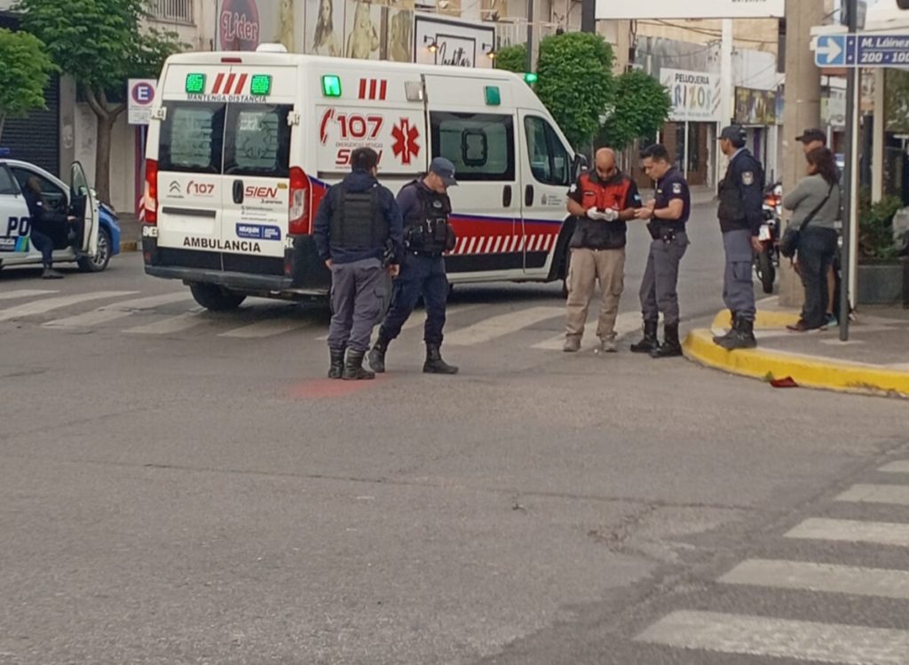 Motociclista fue chocado y abandonado en la esquina de Lainez y Sarmiento