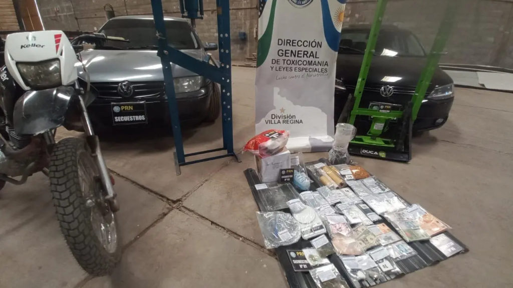 Desarticularon una red de venta de drogas que operaba en Villa Regina